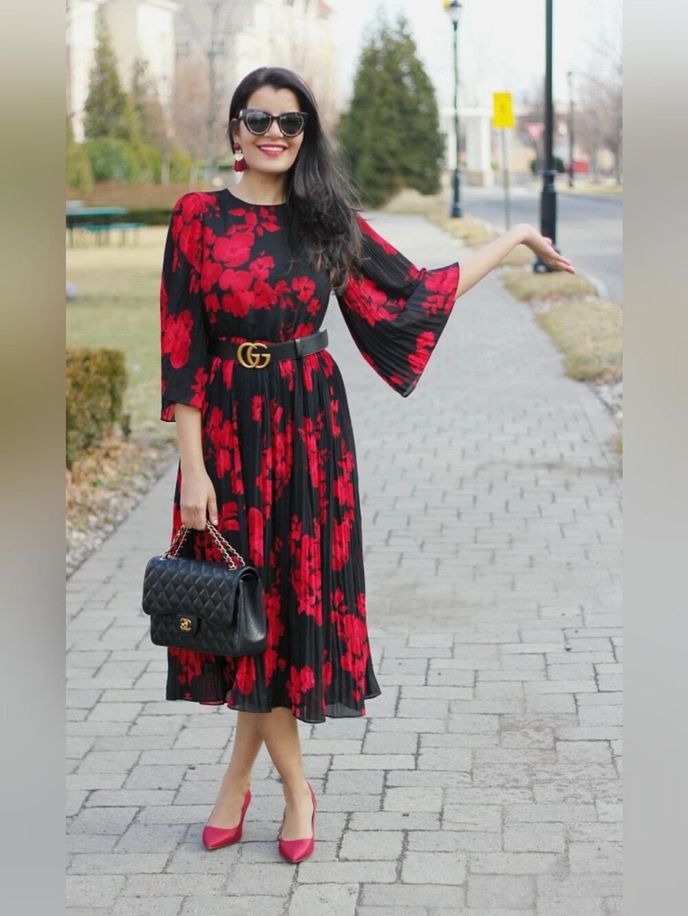 H&M Sheer Floral Black Red Pleated Party Wedding Guest Vacation Midi Dress